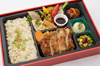 用賀GRILL-【熨斗対応可】選べる4種のソースに直火網焼き グリル・ド・チキンとオードブル