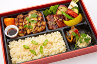 用賀GRILL-【熨斗対応可】直火網焼きグリル・ド・チキンと特製ポークフリットのダブルメイン