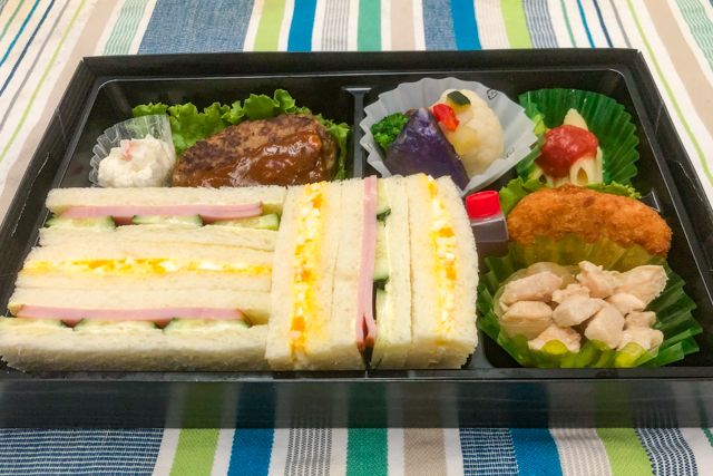 DAAK sandwich-デラックスサンド