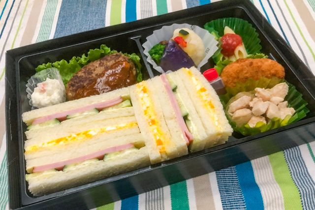 デラックスサンドの商品写真