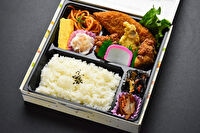 デリシャスサウザント-デラックス旭屋の白身フライざんぎ弁当