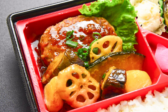 デリシャスサウザント-特製揚げ野菜とハンバーグ・ガーリックソース