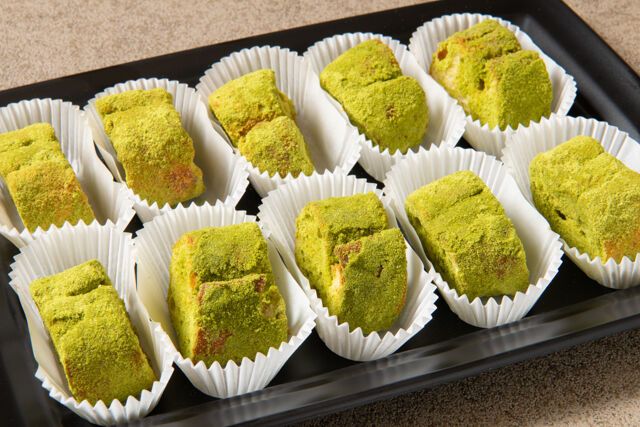昔ながらのあげぱん（抹茶）