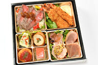 Demi&#039;s farm-国産牛ロースステーキとフライドシュリンプの8種彩り弁当