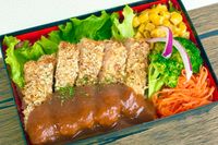 グリルファクトリー世田谷-揚げてない！特製デミグラスソースのヘルシーなチキンカツレツBOX