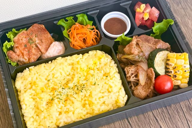 【夏限定】濃厚！自家製ソースのビーフストロガノフと本格ケイジャンチキン彩りBOX