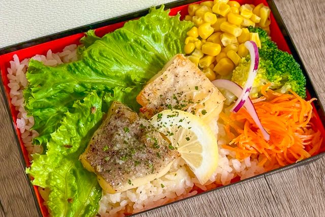 グリルファクトリー世田谷-白身魚のムニエル レモン香るバターソース