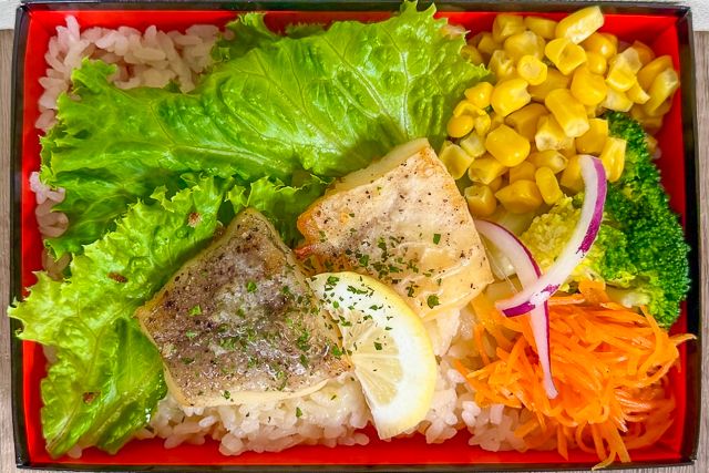 白身魚のムニエル レモン香るバターソース