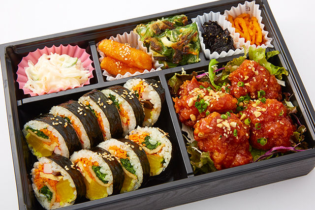 ドシラク の ヤンニョムチキン のり巻き弁当 ごちクル お弁当の配達 デリバリー ドシラク の ヤンニョムチキン のり巻き弁当 ごちクル お弁当の配達 デリバリー