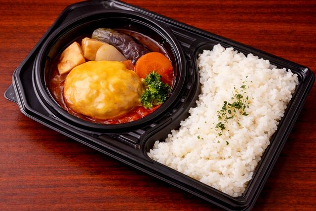 完熟トマトソースのチーズハンバーグ