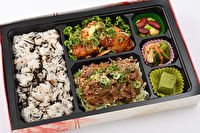 宅配弁当 笑心-牛焼肉×揚げ鶏の甘酢あん弁当