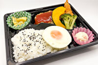 江戸横丁-目玉焼きハンバーグ弁当