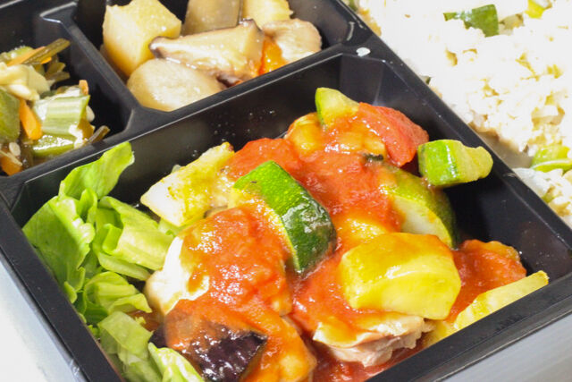 【野菜ご飯ベジロハ】若鶏と地中海野菜のトマト煮込み～幕ノ内