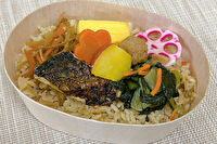 新橋演舞場　演舞場の台所-演舞場のミニわっぱ幕の内