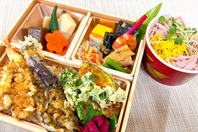 新橋演舞場　演舞場の台所-期間限定（3月4月）春の天重御膳～ちょい桜そば～