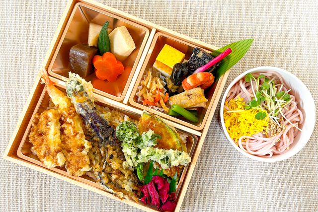 新橋演舞場　演舞場の台所-期間限定（3月4月）春の天重御膳～ちょい桜そば～