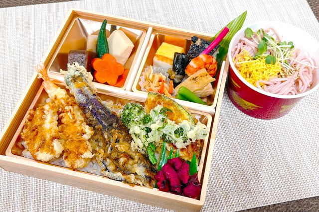 新橋演舞場　演舞場の台所-期間限定（3月4月）春の天重御膳～ちょい桜そば～