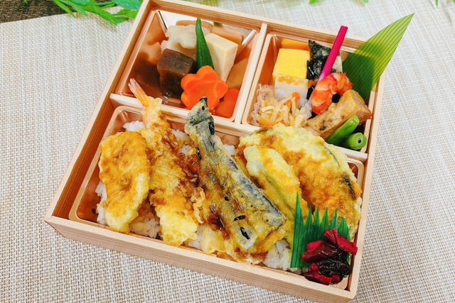 新橋演舞場　演舞場の台所-期間限定（5月～9月）新橋演舞場の天重御膳～ちょい茶そば～