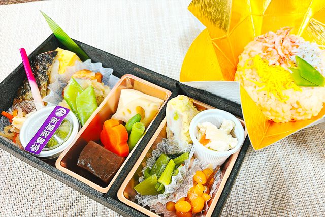 新橋演舞場　演舞場の台所-【熨斗対応可】期間限定（11月・12月）劇場幕の内～釜揚げ桜えびとしらすの出汁茶めし花車～