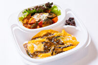 イタリアン フェリチータ-【春限定】オムライス＆彩り野菜とチキンのトマト煮干しぶどう添え