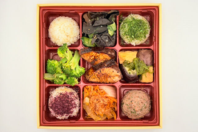 FISH A WEEK 週一魚-ぶりの照焼きと豪華野菜デリプレート