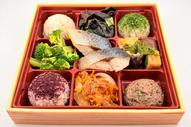 FISH A WEEK 週一魚-さばの塩焼きと豪華野菜デリプレート