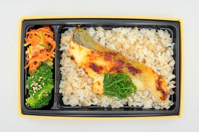 FISH A WEEK 週一魚-【うみうまフェア】宮城県産真だらの西京焼き弁当（大葉風味）