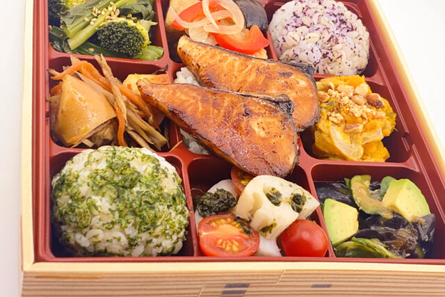 FISH A WEEK 週一魚-【うみうまフェア】宮城県産ぶりの照焼きと豪華野菜デリプレート