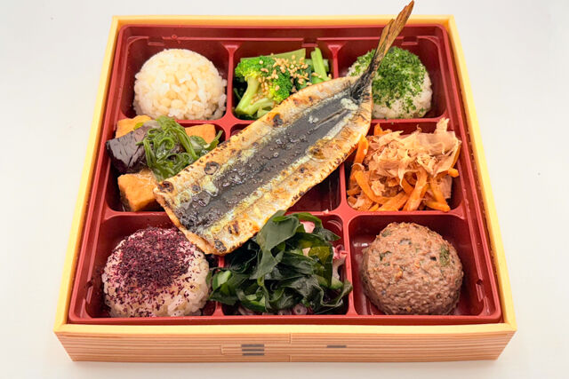 FISH A WEEK 週一魚-【秋限定】さんまのガーリック焼きと豪華野菜デリプレート