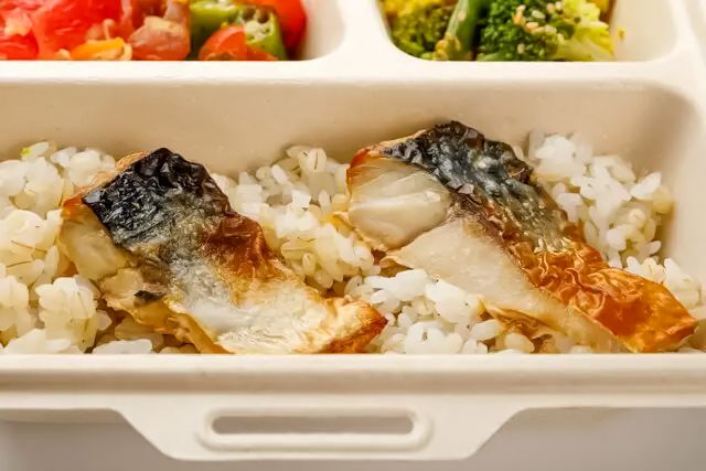 FISH A WEEK 週一魚-高知県四万十市 ゴマサバの塩焼きと季節野菜デリBOX