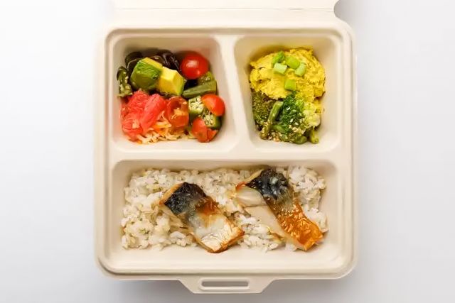 FISH A WEEK 週一魚-高知県四万十市 ゴマサバの塩焼きと季節野菜デリBOX