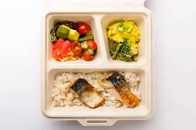 FISH A WEEK 週一魚-さばの塩焼きと4品目の彩り野菜デリ弁当
