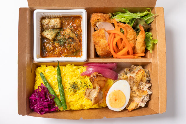 Food Laboratory カドノ-選べるカレーと多国籍おかず弁当〜エビフライ＆ハーブササミフライ