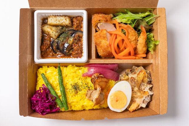 Food Laboratory カドノ-選べるカレーと多国籍おかず弁当〜エビフライ＆ハーブササミフライ