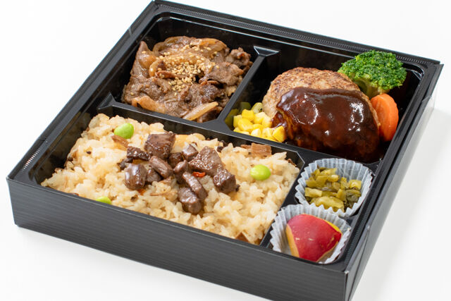 黒毛和牛焼肉＆手ごねハンバーグ弁当（黒毛和牛炊き込みご飯）
