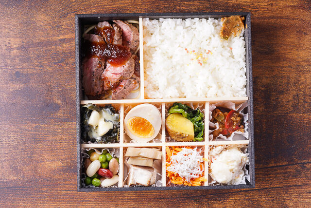 和洋創作 葵-サーロインステーキ牛《煌びやか宝箱弁当》 ［葵8］
