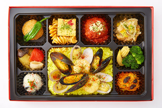 Bar de Espana Goliath-スペイン料理屋の魚介パエリアと10種類のタパス弁当