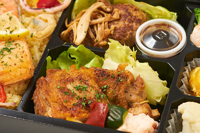 Grill Matsuno-【秋限定】秋鮭のパエリアとハーブチキングリル＆きのこハンバーグトリュフオイルのソース