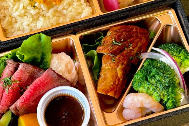 Grill Matsuno-国産牛ローストビーフ＆スパイシーチキングリル