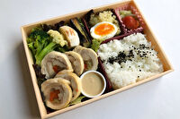 Gypsophile-チキンロールとたっぷり野菜のベジプラス弁当