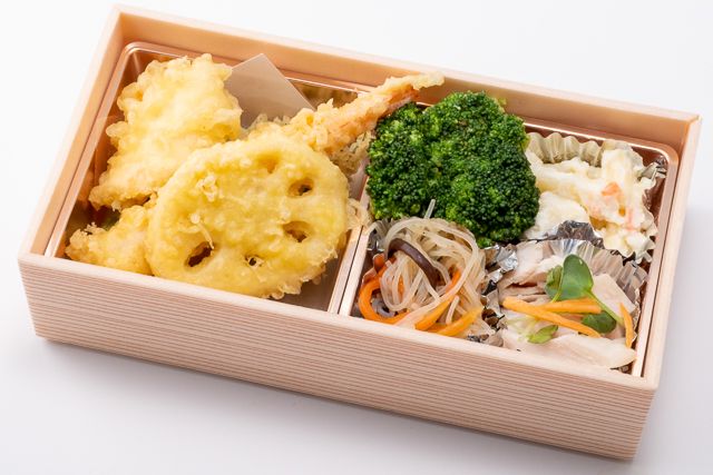 ハチ家-選べる和風おかずと但馬鶏の焼鳥弁当