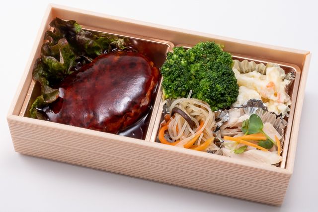 ハチ家-選べる和風おかずと但馬鶏の焼鳥弁当