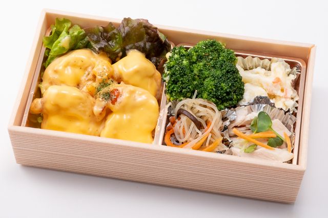 ハチ家-選べる中華おかずと但馬鶏の鶏天弁当