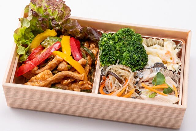 ハチ家-選べる中華おかずと但馬鶏の焼鳥弁当
