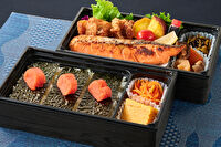 博多明太箱飯 鳴海屋-博多明太のり弁と唐揚げ＆鳴海屋の焼き鮭二段御膳