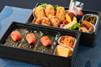博多明太箱飯 鳴海屋-博多明太のり弁と唐揚げ＆カキフライ二段御膳