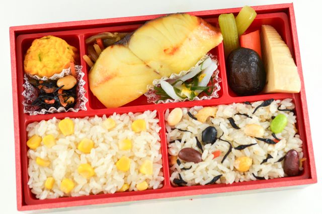 西京焼と初夏の炊込みご飯弁当