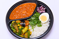 ハラル料理 OSAKAハラルムガル-シーフードカレー×ミックスベジタブルカレーのあいがけカレーセット