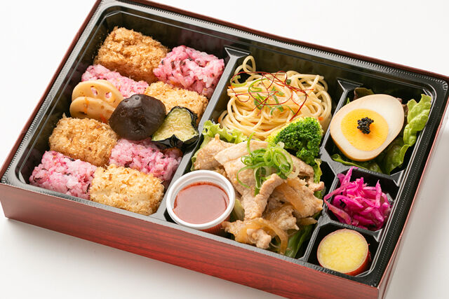 出汁割烹 ひろひろや-ひろひろやの箱弁 豚の生姜焼きと梅肉ダレ