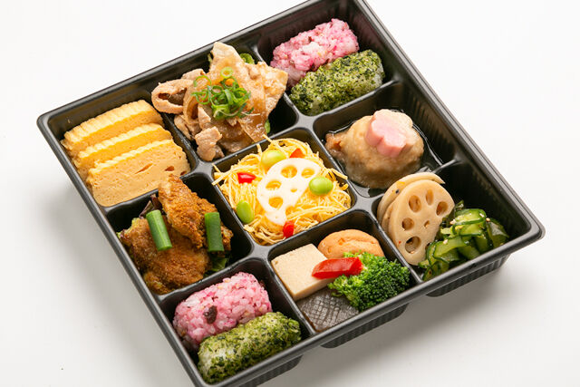 出汁割烹 ひろひろや-彩り9升弁当（豚の生姜焼き・タンドリーチキン）